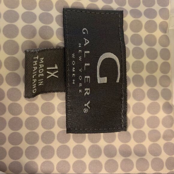 trench coat with belt and hood. Gallery size 1x Off white/ ivory - Picture 9 of 12